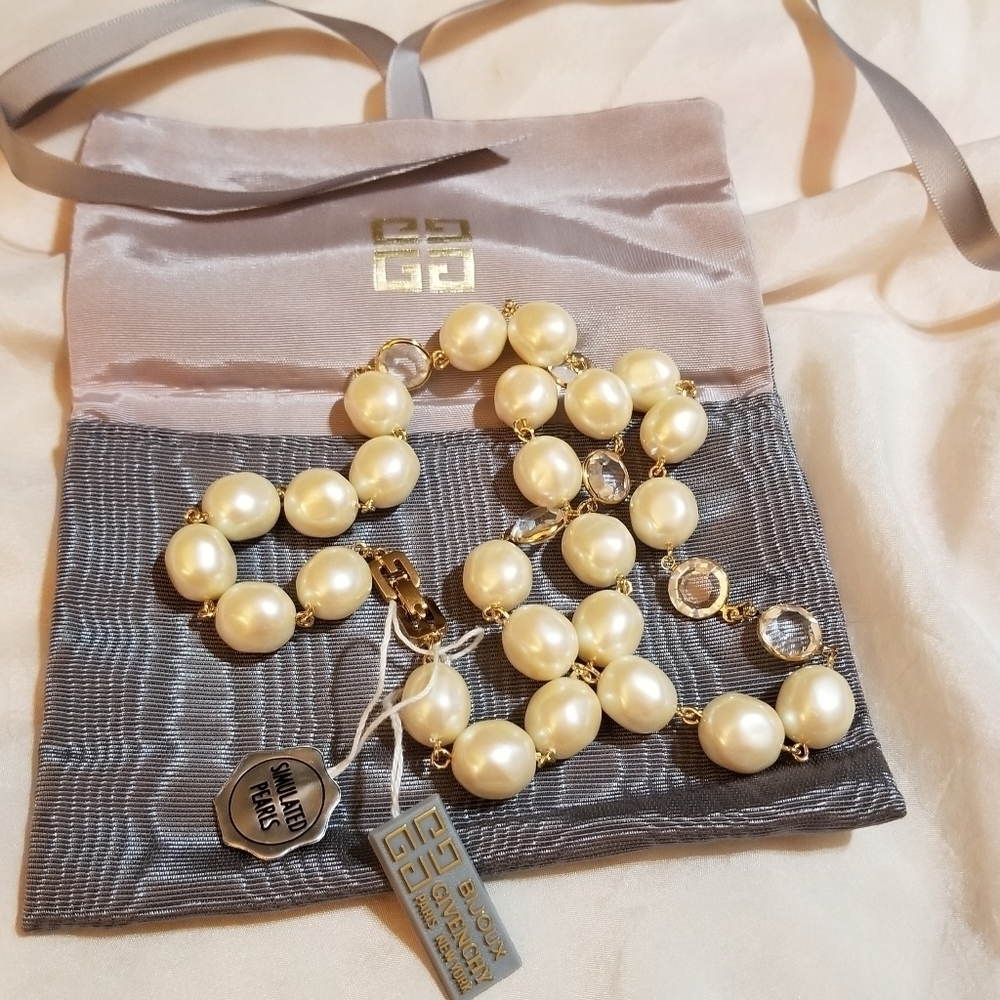 GIVENCHY PARIS NY Tagged Orig Bag Necklace - Picture 2 of 8